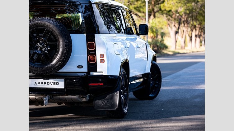 2022 Approved Land Rover Defender 110 Fuji White 4x4 - Auto D300 HSE X-Dynamic