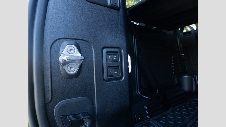 2025 Approved Land Rover Defender 110 Tasman Blue 4x4 Auto D250 SE X-Dynamic