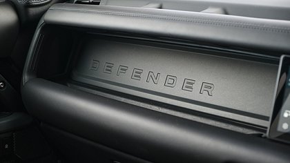 Defender 110 13