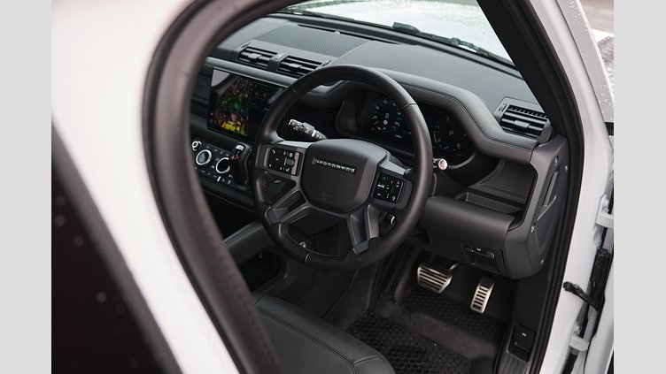 2025 Approved Land Rover Defender 110 Fuji White 110 D300 X-Dynamic HSE