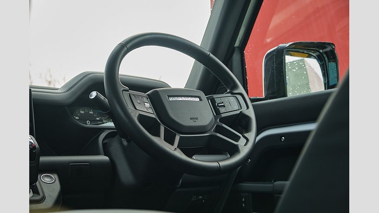2025 Approved Land Rover Defender 110 Fuji White 110 D300 X-Dynamic HSE