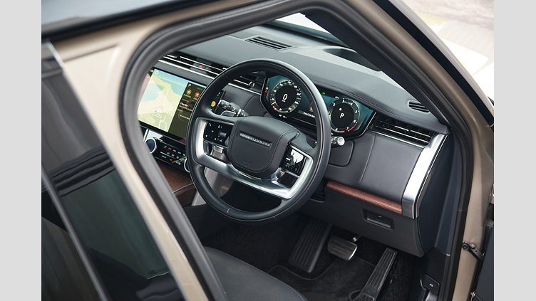 2023 Approved Land Rover Range Rover Batumi Gold P530 SE SWB