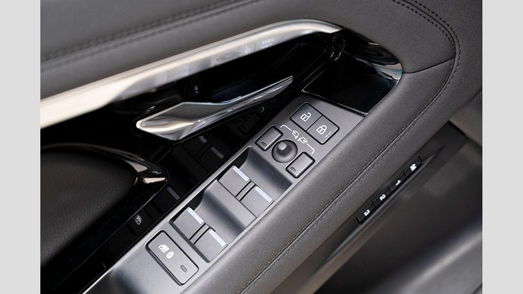 2023 Apstiprināts Land Rover Range Rover Evoque Santorini Black P200 Petrol Standard Wheelbase SE