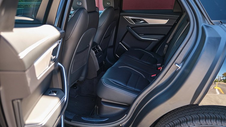 2025 Approved Jaguar F-Pace Santorini Black P250 R-Dynamic SE