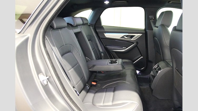 2024 認定中古車 Jaguar F-Pace オストゥーニパールホワイト D200マイルドハイブリッド（ディーゼル） R-DYNAMIC SE