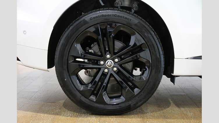 2024 認定中古車 Jaguar F-Pace オストゥーニパールホワイト D200マイルドハイブリッド（ディーゼル） R-DYNAMIC SE