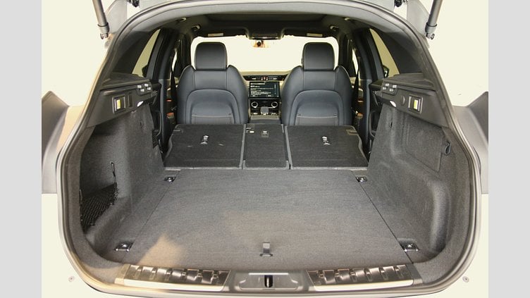 2024 認定中古車 Jaguar F-Pace オストゥーニパールホワイト D200マイルドハイブリッド（ディーゼル） R-DYNAMIC SE