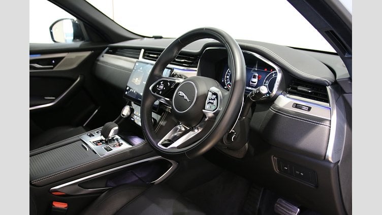 2024 認定中古車 Jaguar F-Pace オストゥーニパールホワイト D200マイルドハイブリッド（ディーゼル） R-DYNAMIC SE