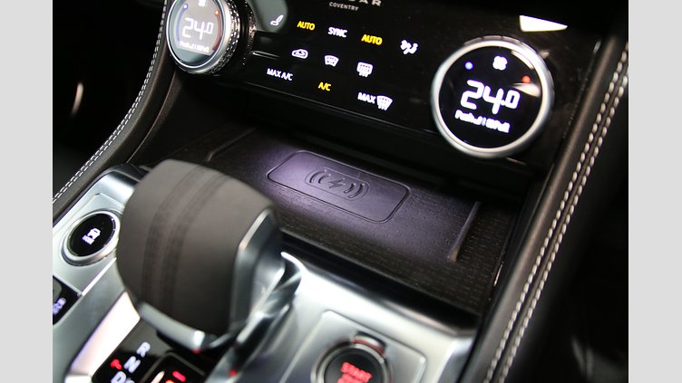 2024 認定中古車 Jaguar F-Pace オストゥーニパールホワイト D200マイルドハイブリッド（ディーゼル） R-DYNAMIC SE