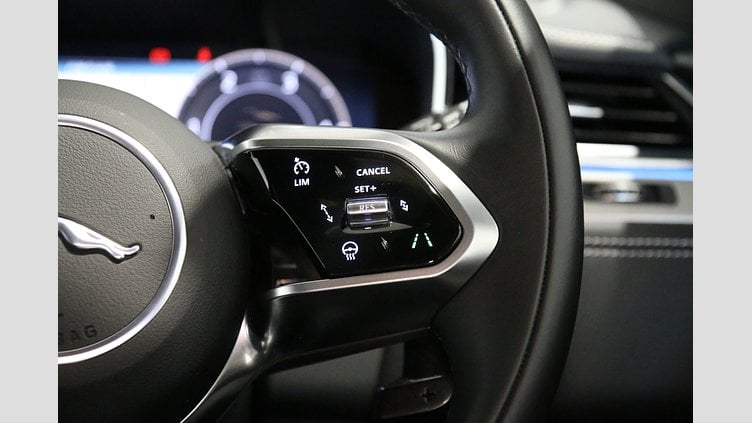2024 認定中古車 Jaguar F-Pace オストゥーニパールホワイト D200マイルドハイブリッド（ディーゼル） R-DYNAMIC SE