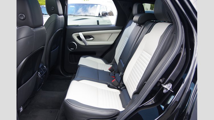 2024 認定中古車 Land Rover Discovery Sport サントリーニブラック P300eプラグインハイブリッド（ガソリン） 標準ホイール DYNAMIC HSE