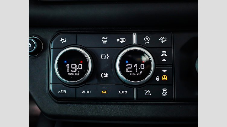 2024 Approved Land Rover Defender 110 Fuji White AWD D350 HSE X-DYNAMIC