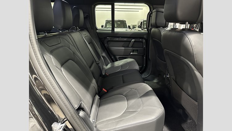 2024 認定中古車 Land Rover Defender 130 Santorini Black D350 AWD X-Dynamic SE D350