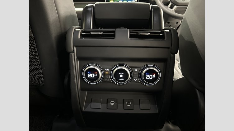 2024 認定中古車 Land Rover Defender 130 Santorini Black D350 AWD X-Dynamic SE D350
