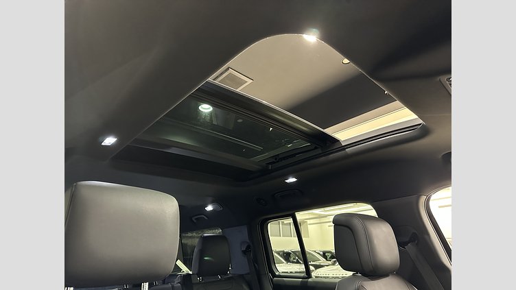 2024 認定中古車 Land Rover Defender 130 Santorini Black D350 AWD X-Dynamic SE D350