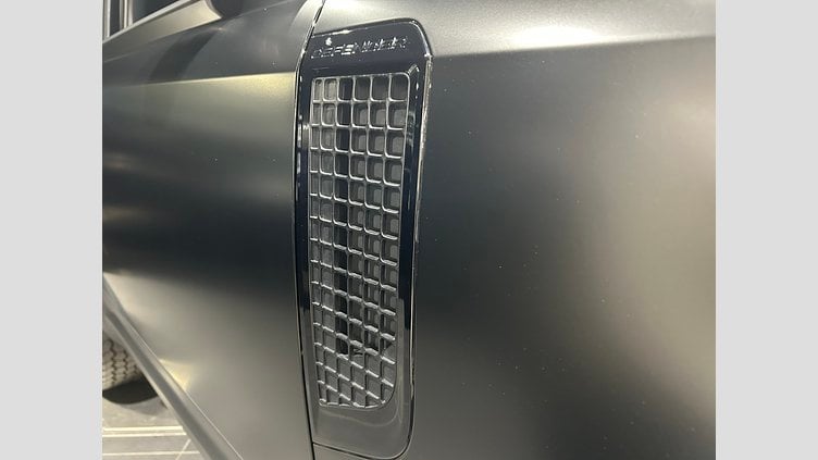 2023 認定中古車 Land Rover Defender 90 Santorini Black  P300 4WD 90SEイースナー エディション2.0L