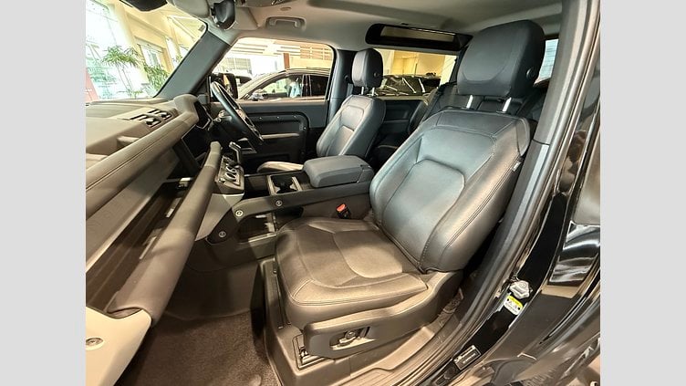 2023 認定中古車 Land Rover Defender 90 Santorini Black  P300 4WD 90SEイースナー エディション2.0L