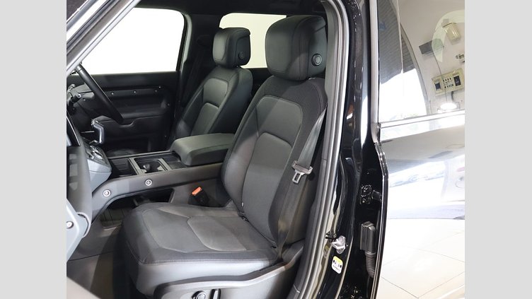 2022 認定中古車 Land Rover Defender 110 Santorini Black AWD X-Dy HSE D300