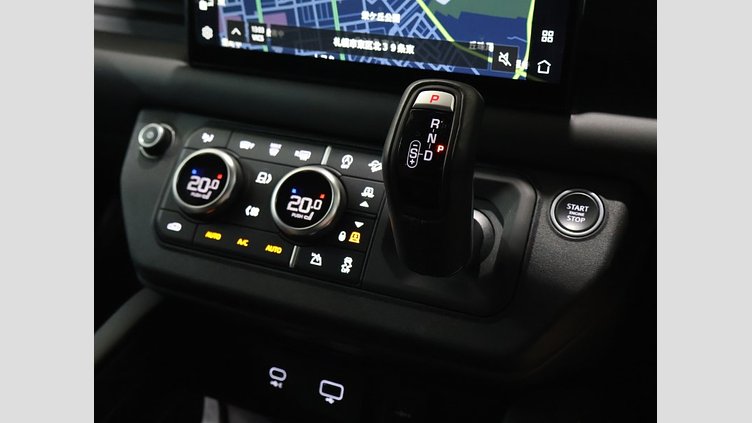 2022 認定中古車 Land Rover Defender 110 Santorini Black AWD X-Dy HSE D300