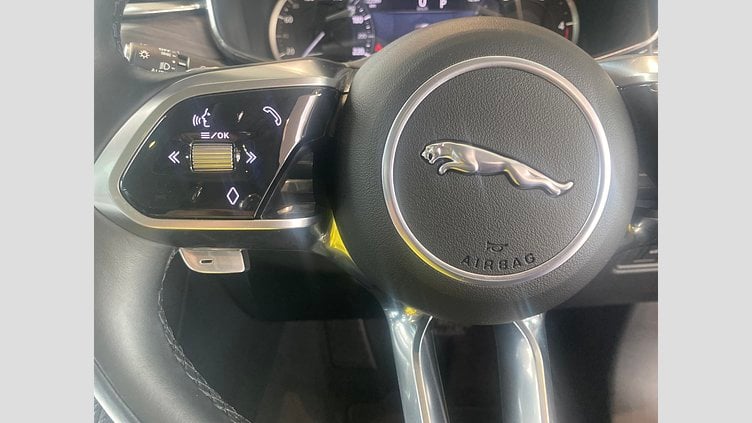 2022 認定中古車 Jaguar F-Pace Santorini Black オートマチック S