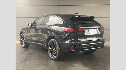 F-Pace 1