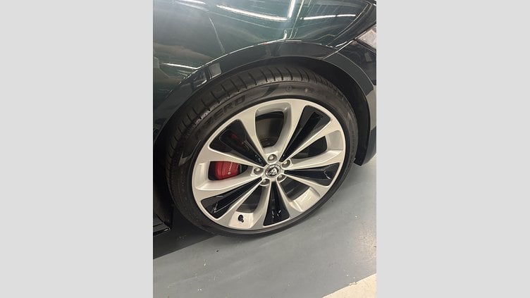 2023 認定中古車 Jaguar XF British Racing Green P300 スポーツブレイク（ガソリン） SPORT
