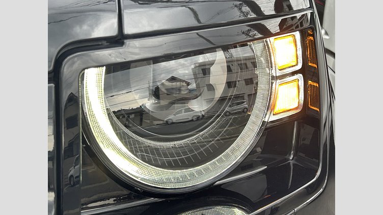 2025 認定中古車 Land Rover Defender 110 Santorini Black V8 P525(ガソリン） V8