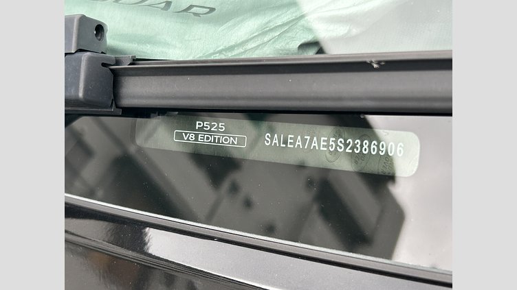 2025 認定中古車 Land Rover Defender 110 Santorini Black V8 P525(ガソリン） V8