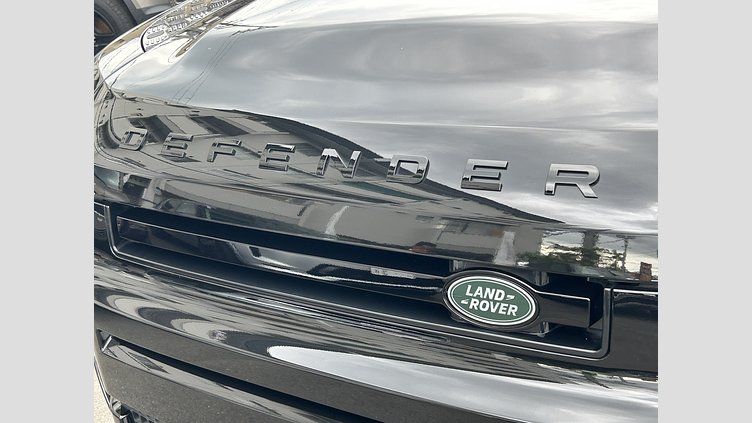 2025 認定中古車 Land Rover Defender 110 Santorini Black V8 P525(ガソリン） V8