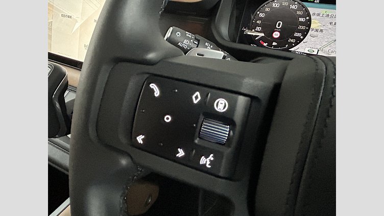 2025 認定中古車 Land Rover Defender 110 Santorini Black V8 P525(ガソリン） V8