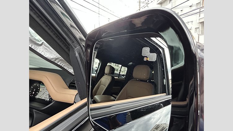 2025 認定中古車 Land Rover Defender 110 Santorini Black V8 P525(ガソリン） V8