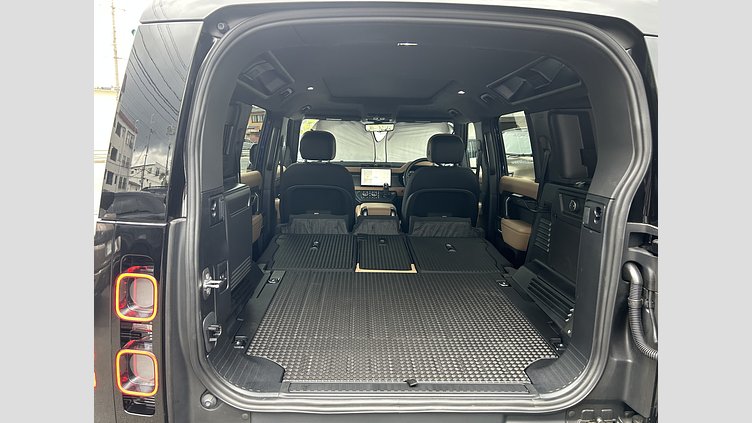 2025 認定中古車 Land Rover Defender 110 Santorini Black V8 P525(ガソリン） V8