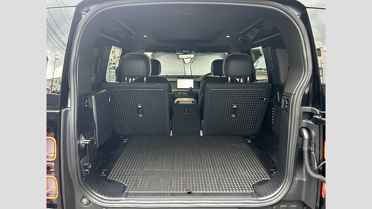 2025 認定中古車 Land Rover Defender 110 Santorini Black V8 P525(ガソリン） V8