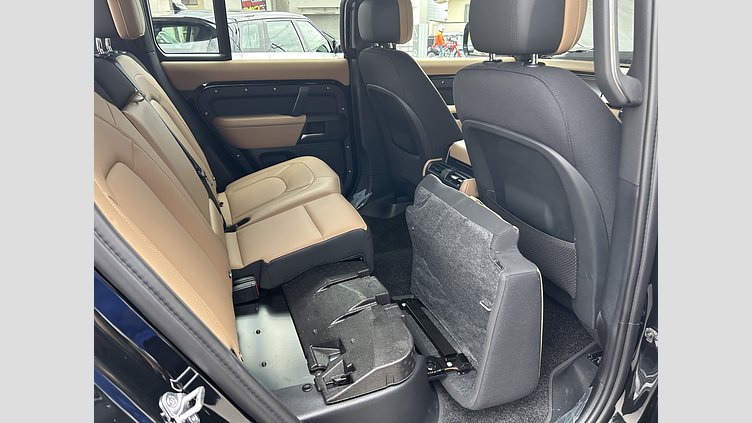 2025 認定中古車 Land Rover Defender 110 Santorini Black V8 P525(ガソリン） V8