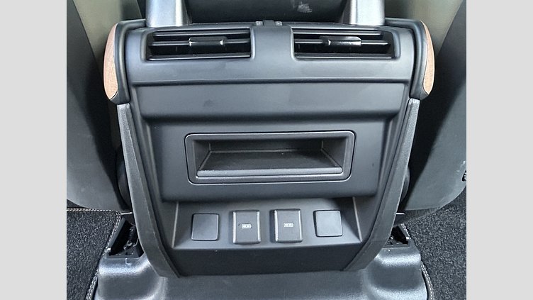 2023 認定中古車 Land Rover Defender 110 Gondwana Stone 3.0Lディーゼル S
