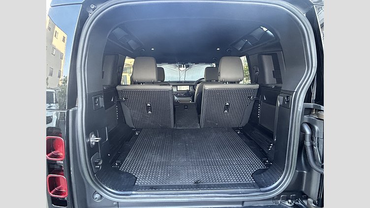 2023 認定中古車 Land Rover Defender 110 Gondwana Stone 3.0Lディーゼル S