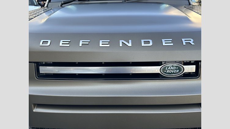 2023 認定中古車 Land Rover Defender 110 Gondwana Stone 3.0Lディーゼル S