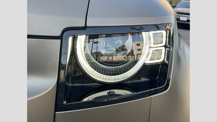 2023 認定中古車 Land Rover Defender 110 Gondwana Stone 3.0Lディーゼル S