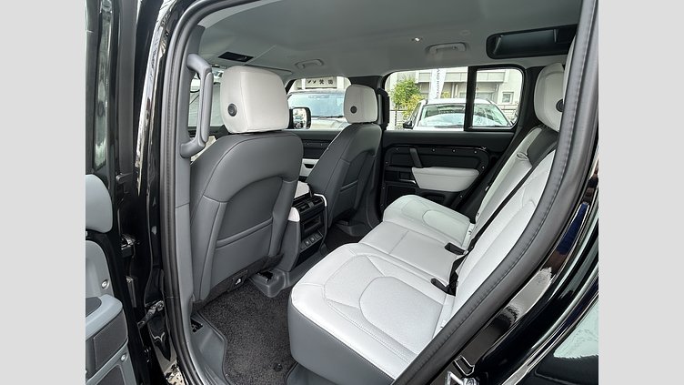 2023 認定中古車 Land Rover Defender 110 Santorini Black 2.0L（P300） X-DynamicSE