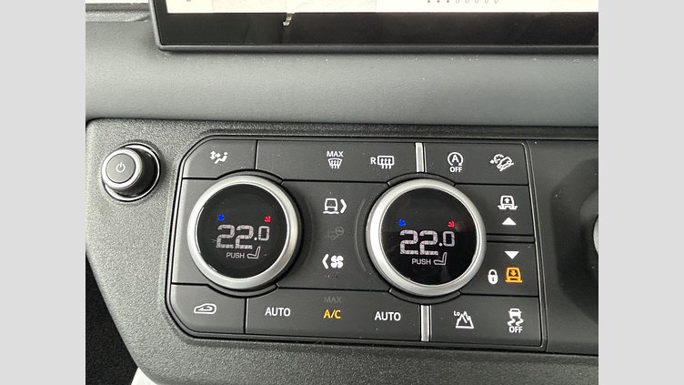 2023 認定中古車 Land Rover Defender 110 Santorini Black 2.0L（P300） X-DynamicSE