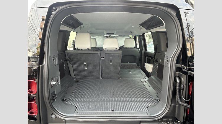2023 認定中古車 Land Rover Defender 110 Santorini Black 2.0L（P300） X-DynamicSE