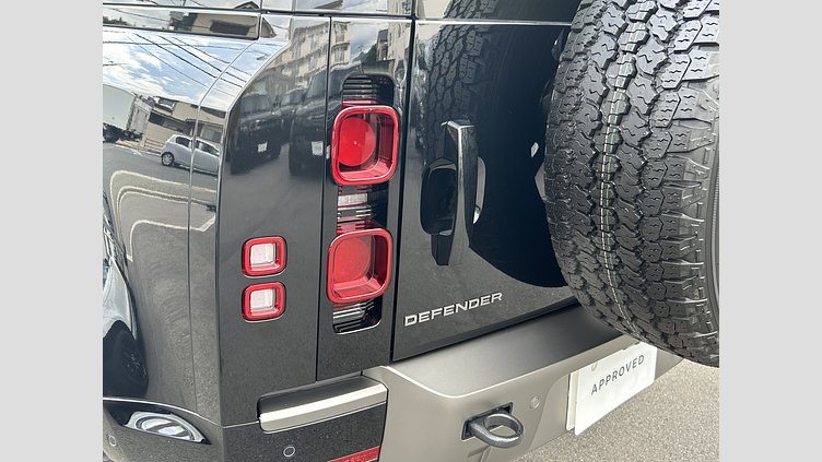 2023 認定中古車 Land Rover Defender 110 Santorini Black 2.0L（P300） X-DynamicSE