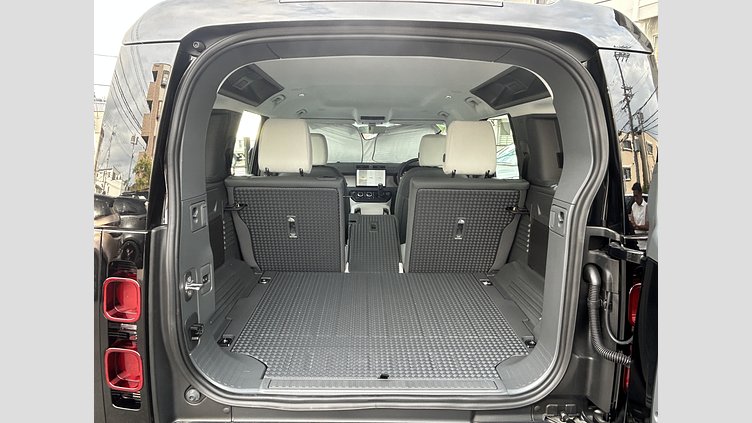 2023 認定中古車 Land Rover Defender 110 Santorini Black 2.0L（P300） X-DynamicSE