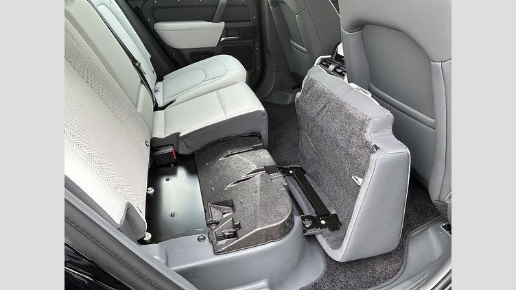 2023 認定中古車 Land Rover Defender 110 Santorini Black 2.0L（P300） X-DynamicSE