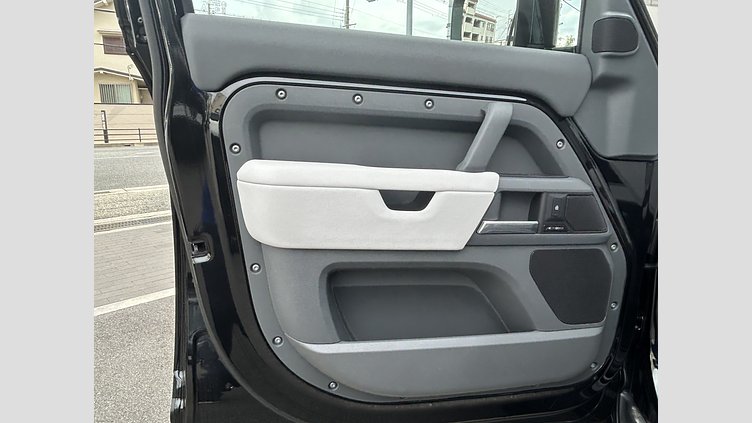 2023 認定中古車 Land Rover Defender 110 Santorini Black 2.0L（P300） X-DynamicSE