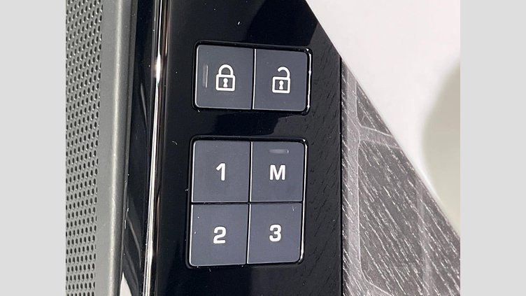 2024 認定中古車 Land Rover Range Rover Velar Ostuni Pearl White 4WD Dynamic SE