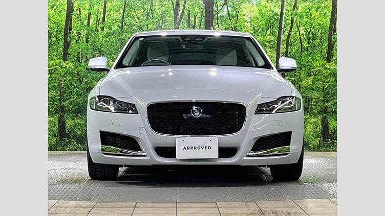 2020 認定中古車 Jaguar XF Yulong White 2WD プレステージ