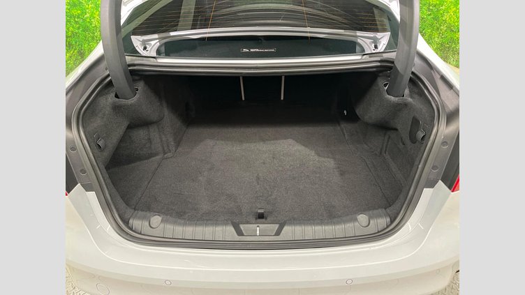 2020 認定中古車 Jaguar XF Yulong White 2WD プレステージ