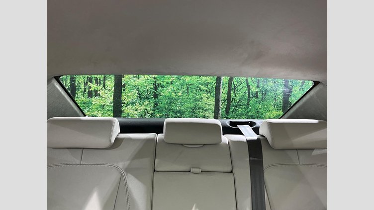 2020 認定中古車 Jaguar XF Yulong White 2WD プレステージ