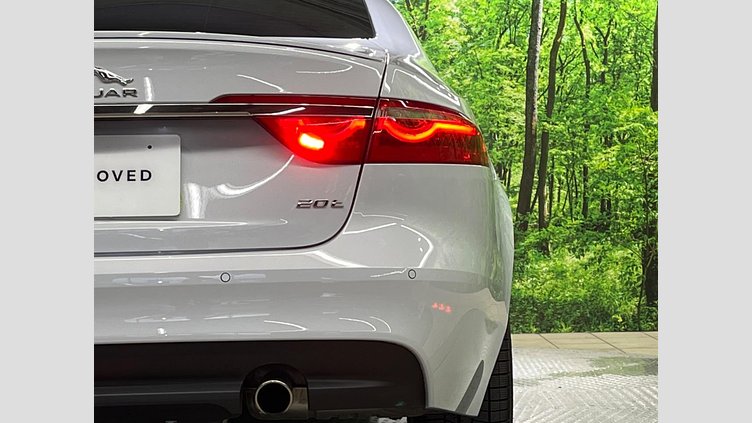 2020 認定中古車 Jaguar XF Yulong White 2WD プレステージ